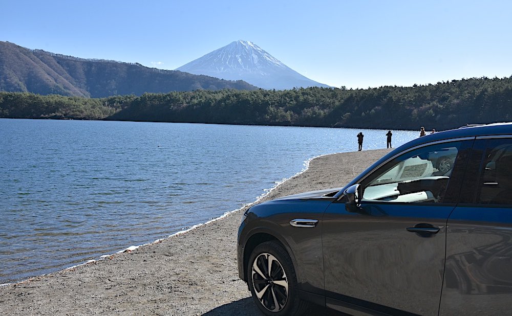 車の写真撮影スポット：西湖（山梨県南都留郡富士河口湖町）