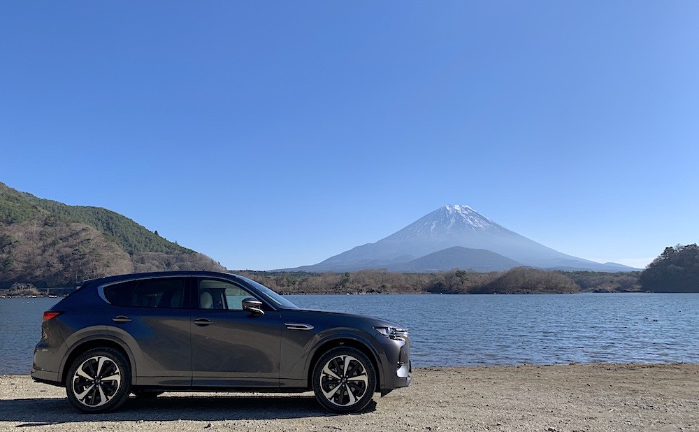 車の写真撮影スポット：精進湖（山梨県南都留郡富士河口湖町）