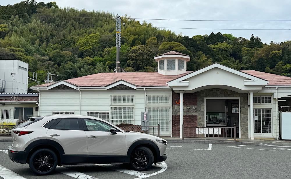 車の写真撮影スポット：用宗駅（静岡県静岡市）