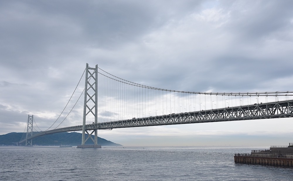 車の写真撮影スポット：明石海峡大橋（兵庫県明石市）