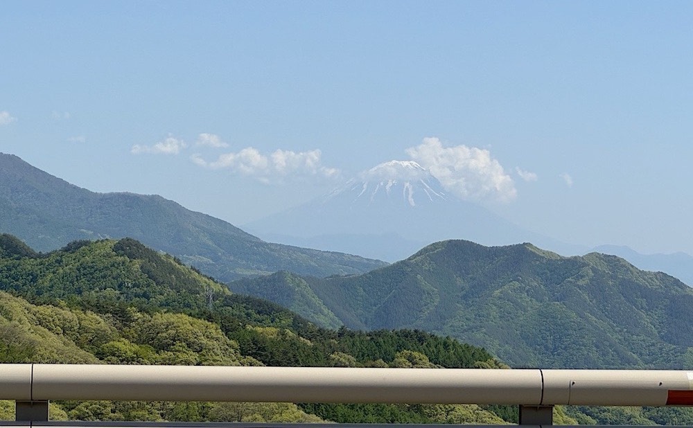 車の写真撮影スポット：八ヶ岳高原大橋（山梨県北杜市）