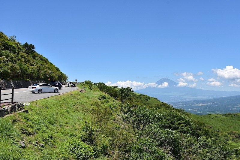 車の写真撮影スポット：伊豆スカイライン（静岡県田方郡函南町）
