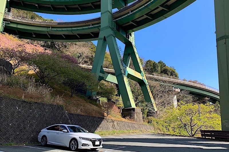 車の写真撮影スポット:河津七滝ループ橋(静岡県賀茂郡河津町)