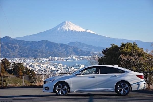 車の写真撮影スポット:日本平(静岡県静岡市)
